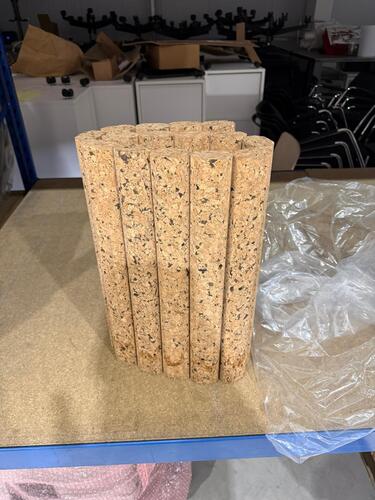 Cork freestanding screen for desk - Image 1
