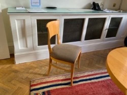 Task / conference chair - Image 1