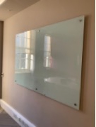 White board - Image 1