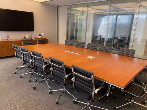 Knoll LSM Conference Table with V-Base - Image 1