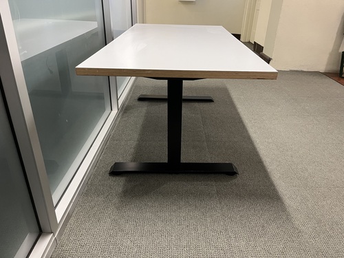 Height-Adjustable Tables - Thumbnail 5