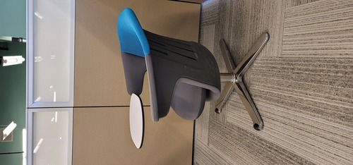 'i2i' Lounge Chair w/ Swivel Base - Thumbnail 3