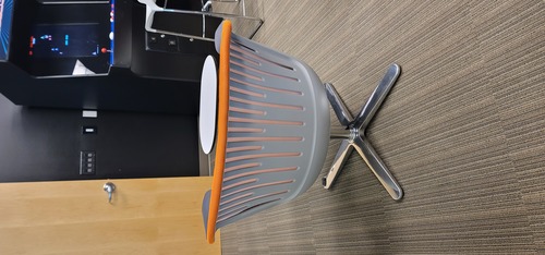 'i2i' Lounge Chair w/ Swivel Base - Thumbnail 4