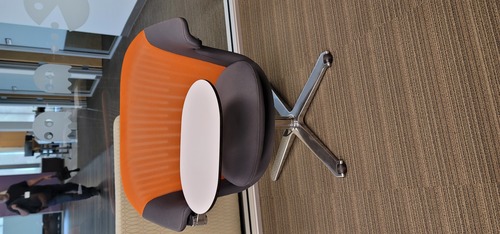 'i2i' Lounge Chair w/ Swivel Base - Thumbnail 2