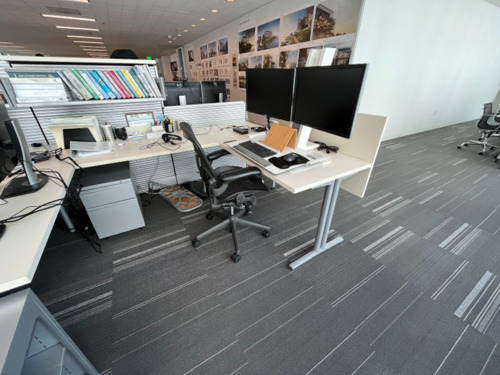 Manager Workstations with Overhead Storage - Thumbnail 2