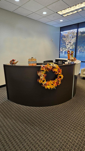 Half-Round Reception Desk - Thumbnail 3