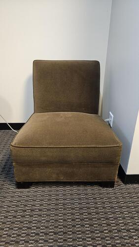 Lounge Seating - Thumbnail 2