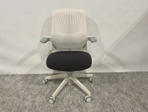 Flyt Conference Chair - Thumbnail 2