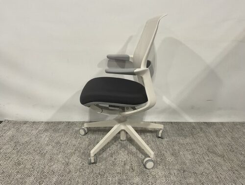 Flyt Conference Chair - Thumbnail 3
