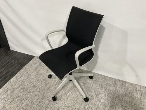 Solar Mesh Conference Chair - Thumbnail 4