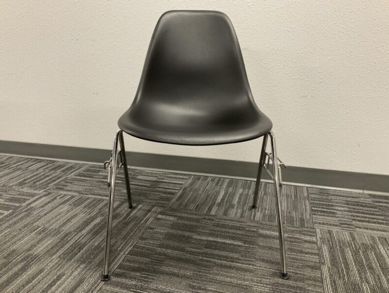 Eames Molded Plastic Side Chair - Thumbnail 2
