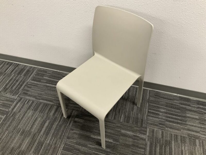 Volt 670 Side Chair - Thumbnail 3