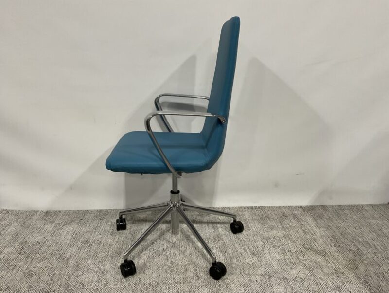 Mabel Executive Chair - Thumbnail 3