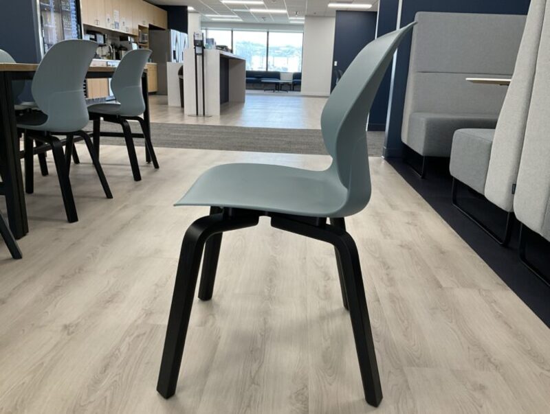 Maari Side Chair With Oak Legs - Thumbnail 3