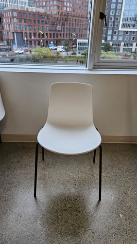 Enea Lottus Stack Chair - Thumbnail 2