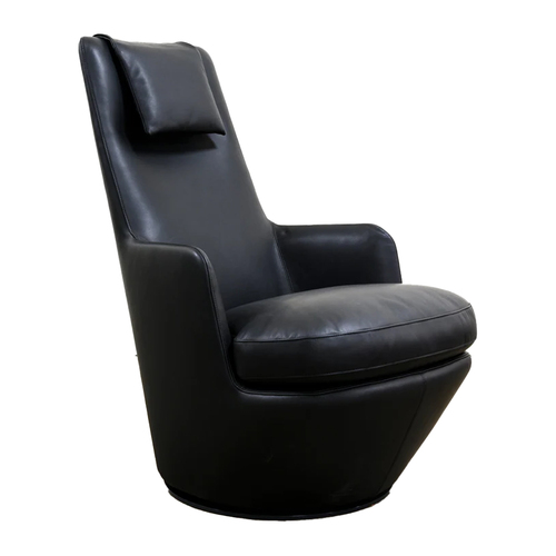 Hi Turn Lounge - Image 1