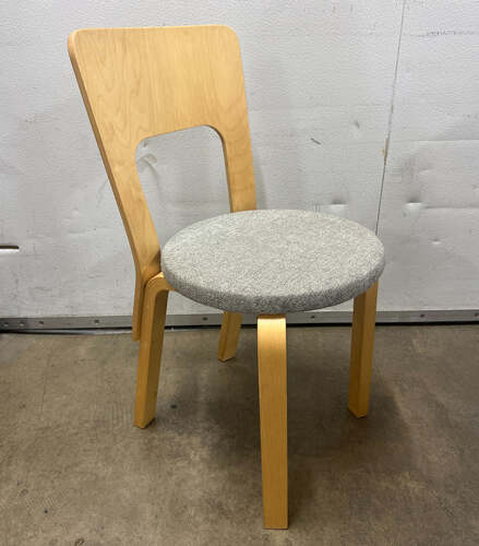 66 Chair - Thumbnail 2