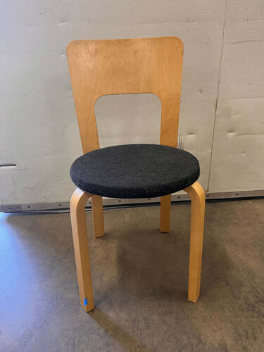 66 Chair - Thumbnail 3