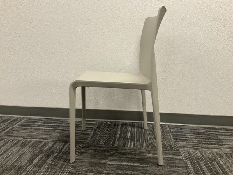 Volt 670 Side Chair - Thumbnail 3
