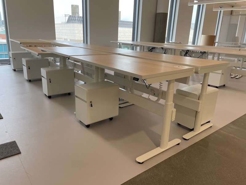 "Belay" Sit-Stand Table - Thumbnail 5