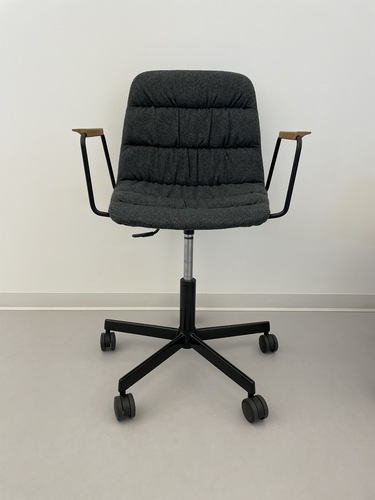 Maarten Conference Chair Type 2 - Thumbnail 2