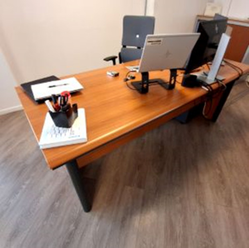 Executive Table - Thumbnail 3