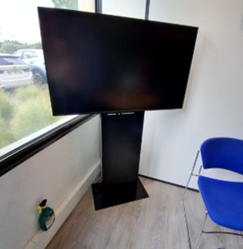 TV Stand - Thumbnail 2
