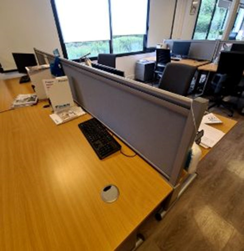 Screen - Image 1