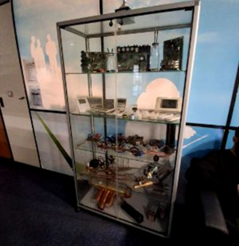 Display Shelve - Thumbnail 2