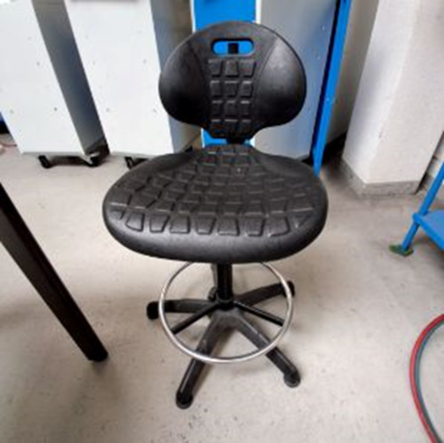 Lab Stool - Thumbnail 2