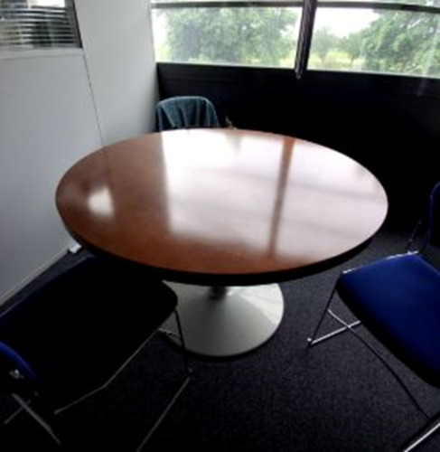 Round Table - Thumbnail 2