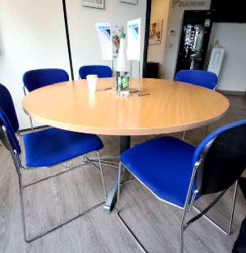 Round Table - Thumbnail 2