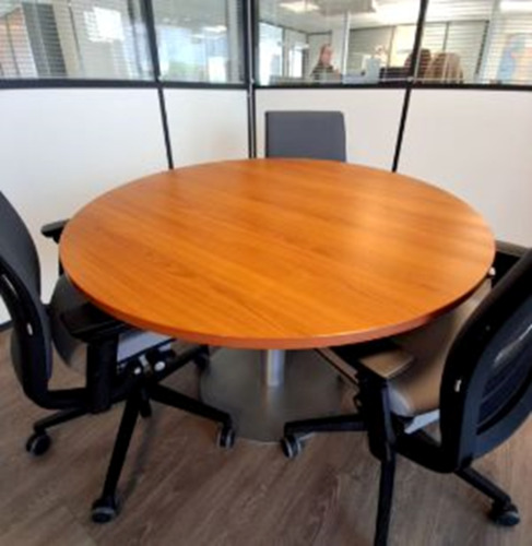 Round Table - Thumbnail 2