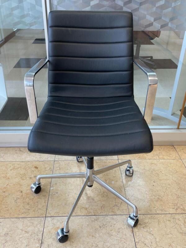 SOHO II Ribbed Office Chair - Thumbnail 2