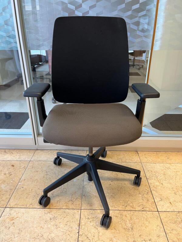 Lively Task Chair - Thumbnail 2