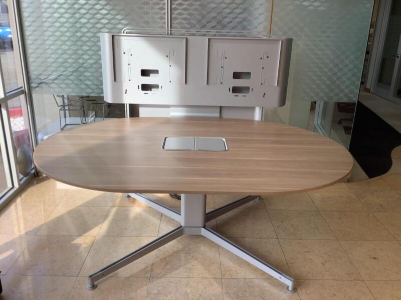 Media Conference Table - Thumbnail 2