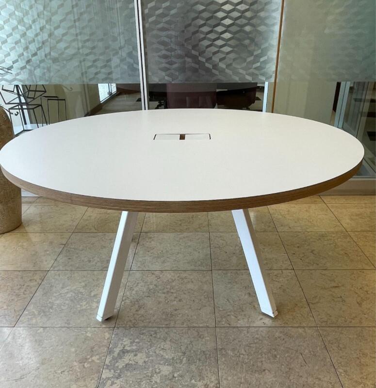 5' Round Conference Table - Thumbnail 2