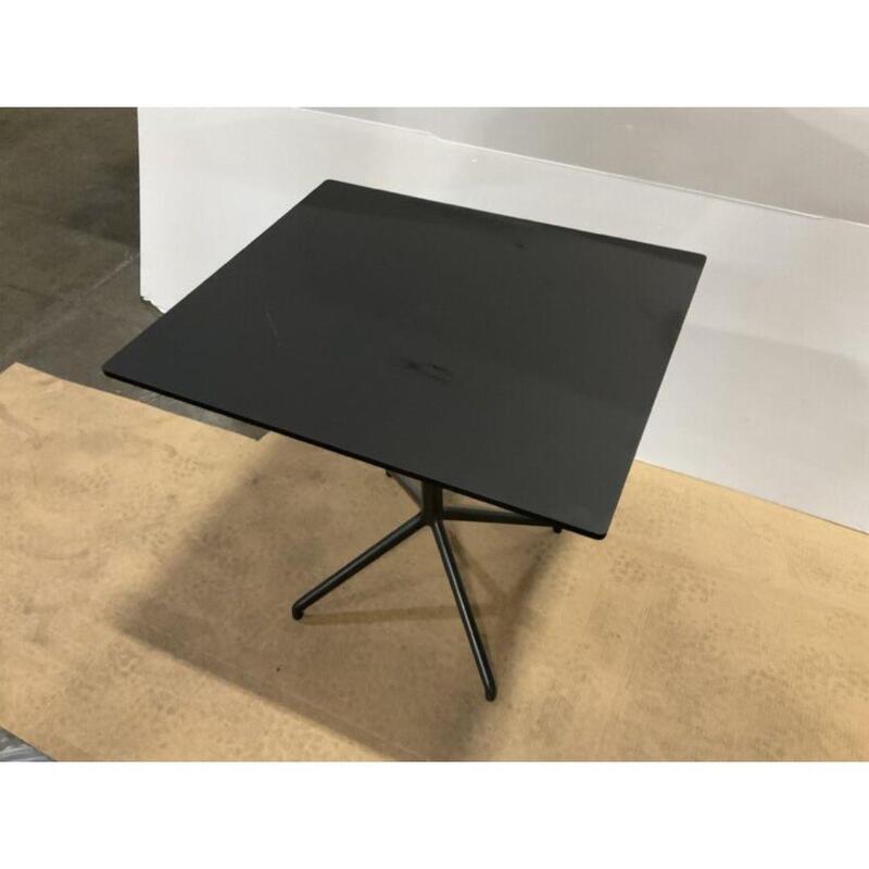 Still Square Table - Thumbnail 3