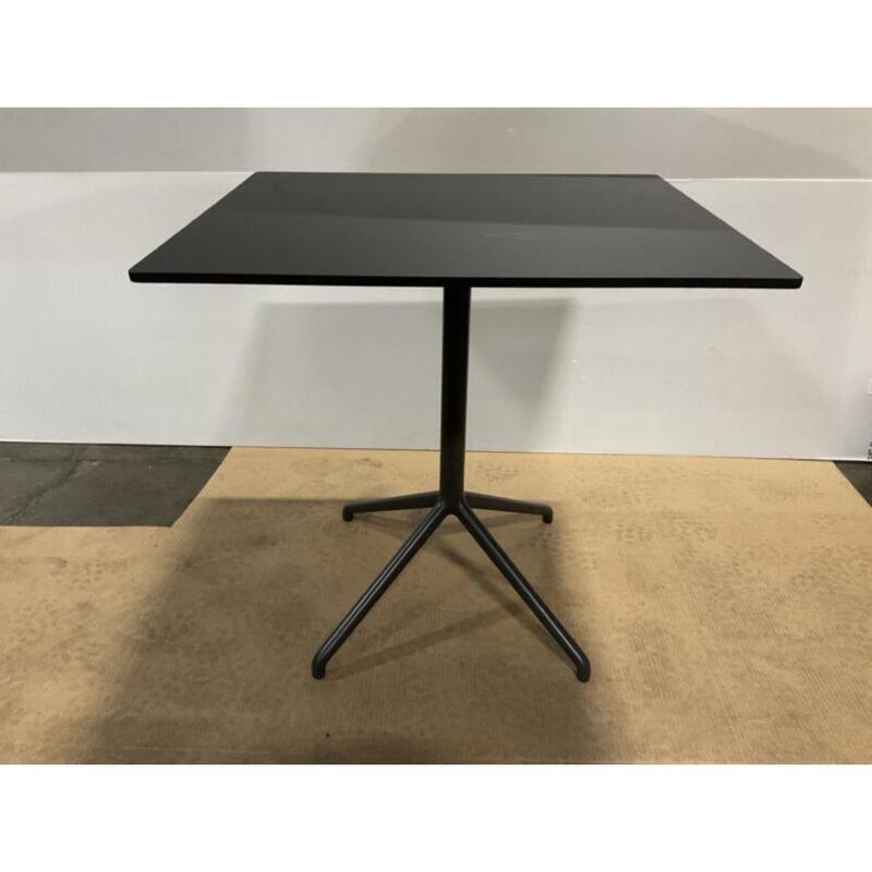 Still Square Table - Thumbnail 2