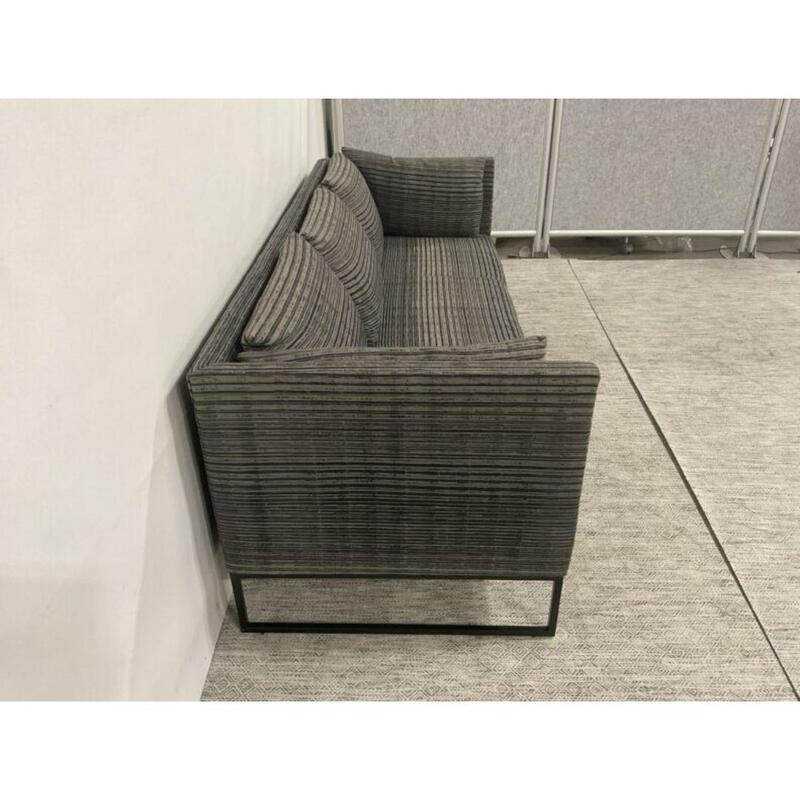 Calm 3-Seater Sofa - Thumbnail 4