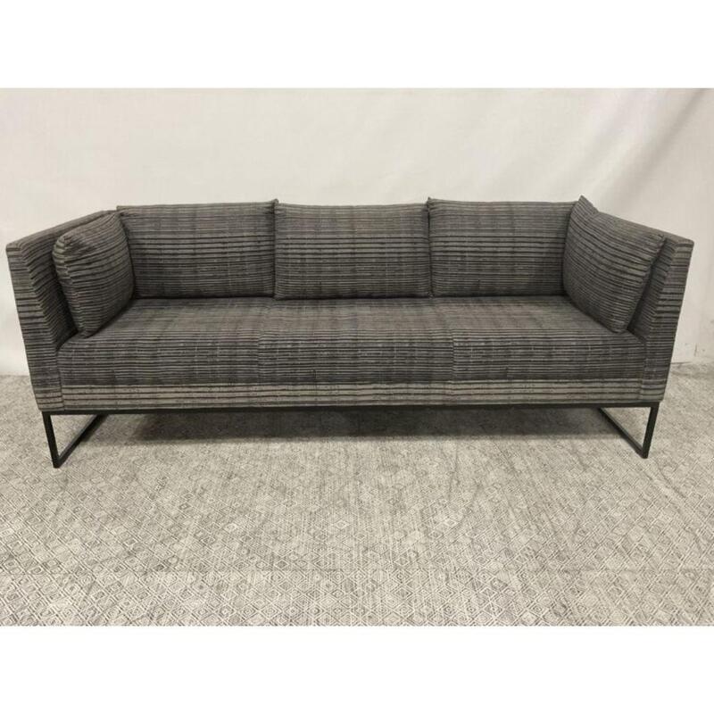 Calm 3-Seater Sofa - Thumbnail 2