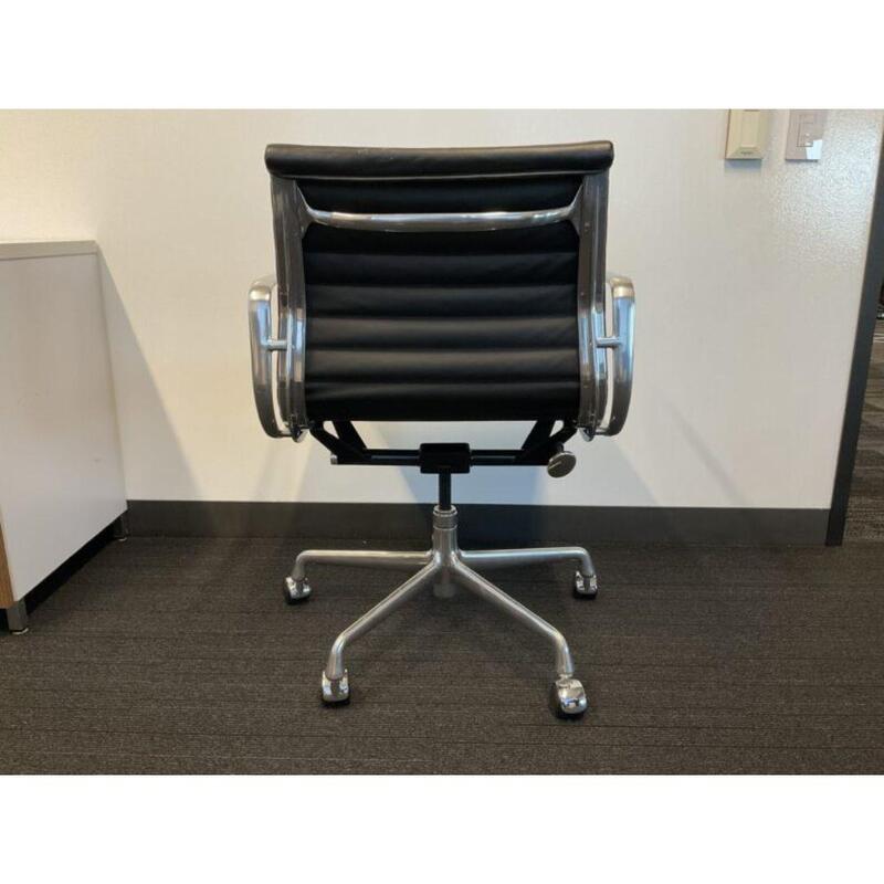 Eames Aluminum Group Management Chair - Thumbnail 6