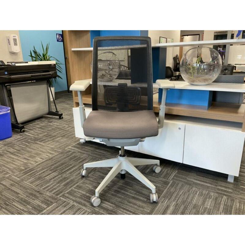Very Task Chair - Thumbnail 2
