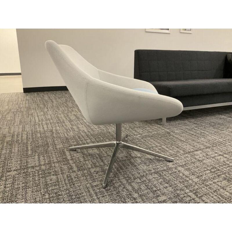 Open Lounge Chair - Thumbnail 3