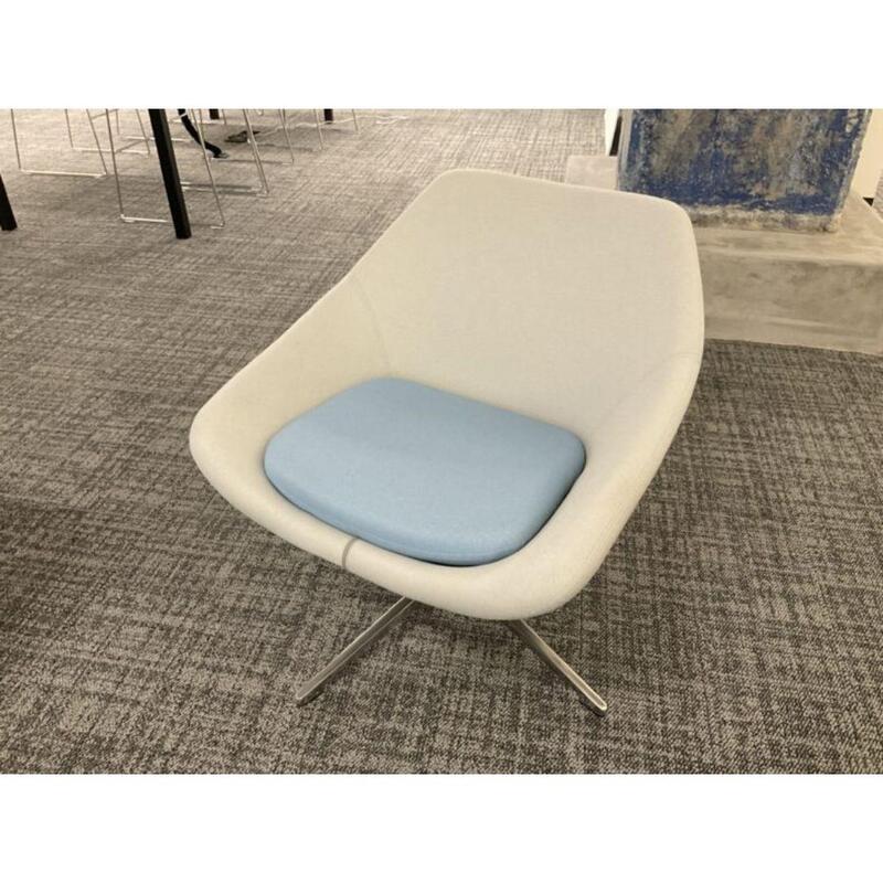 Open Lounge Chair - Thumbnail 4