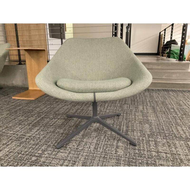 Open Lounge Chair - Thumbnail 2