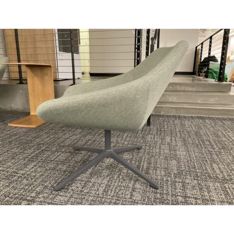 Open Lounge Chair - Thumbnail 3