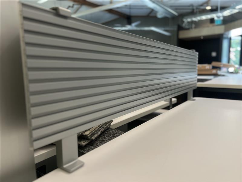 AirTouch Height-Adjustable Table - Thumbnail 6
