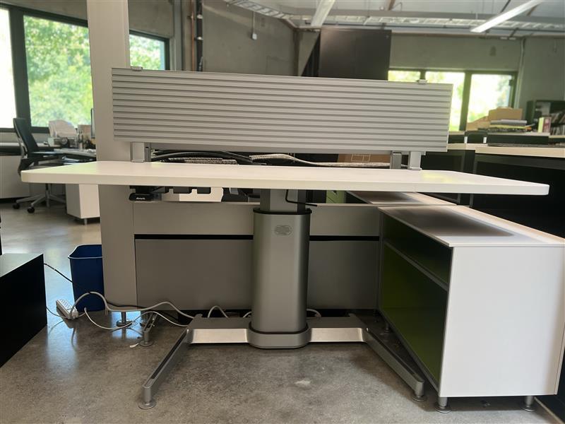 AirTouch Height-Adjustable Table - Thumbnail 2