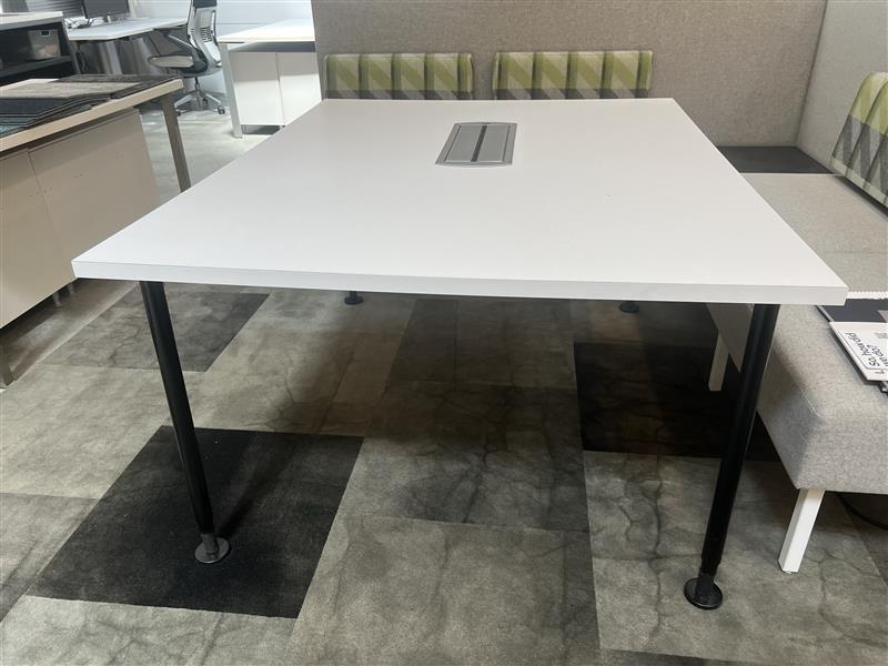 Coalesse Conference Table with Power Module - Thumbnail 4